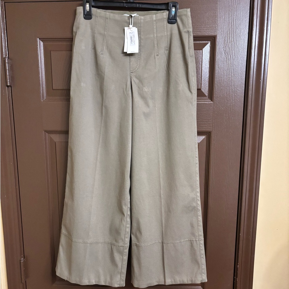 Spanx wide legged cropped pants, womens size medium.  NWT.